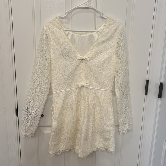 NWT BHLDN Mock-Neck Long-Sleeve Bow-Back Lace Romper - Picture 4 of 8